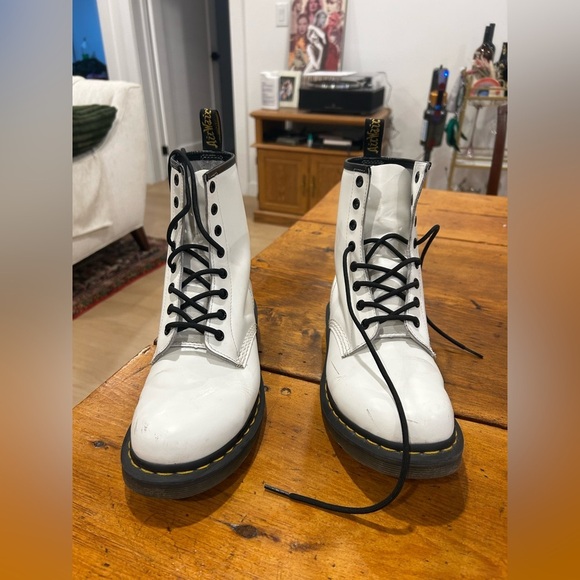 Doc Martens - “ 1460 Glossy Leather” size 41 - Picture 2 of 7